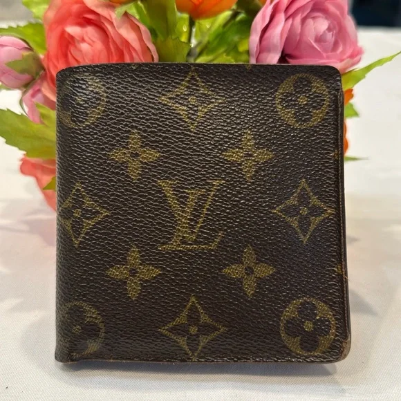 Authentic Louis Vuitton men’s wallet - Picture 1 of 12